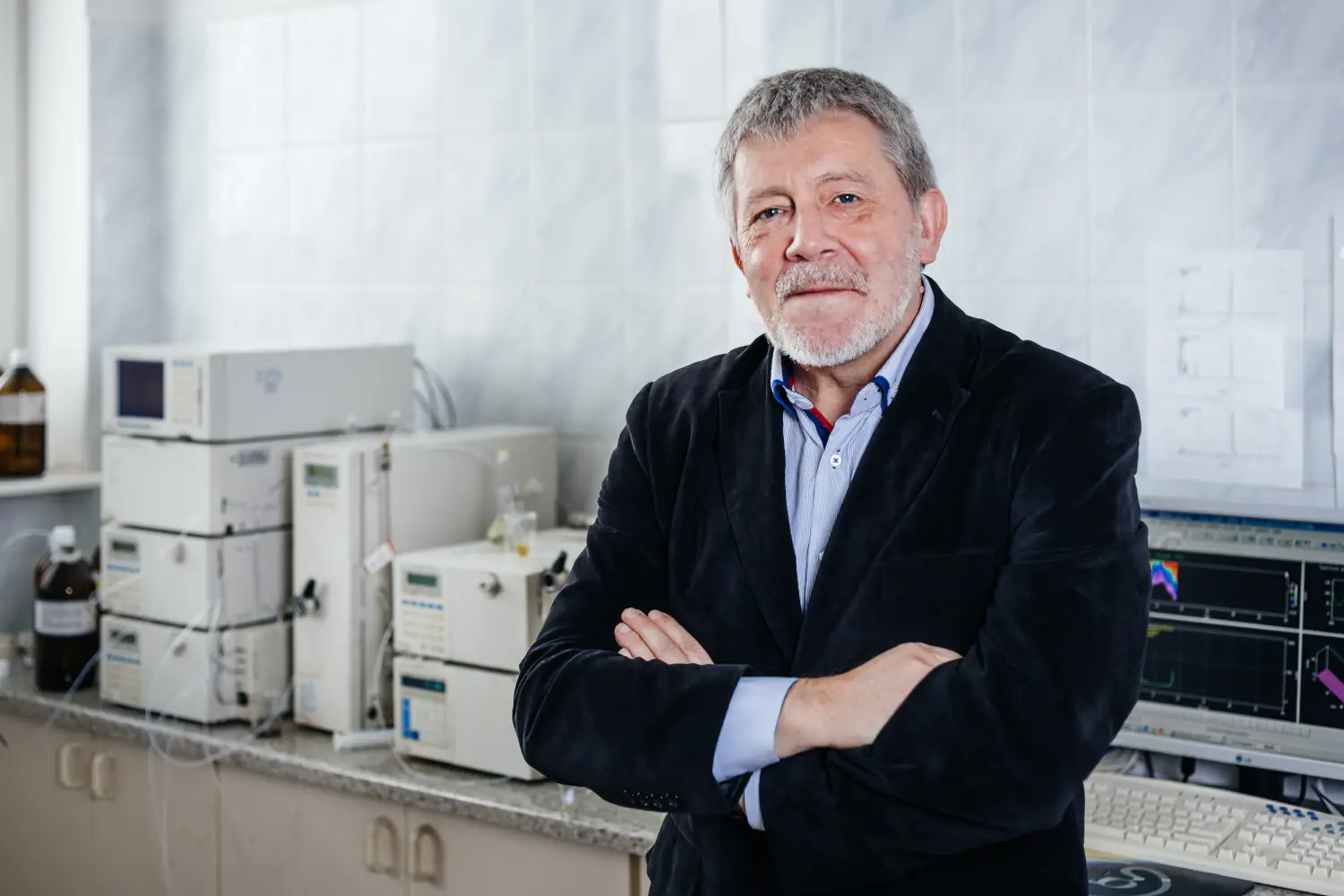 prof. Ryszard Amarowicz w laboratorium